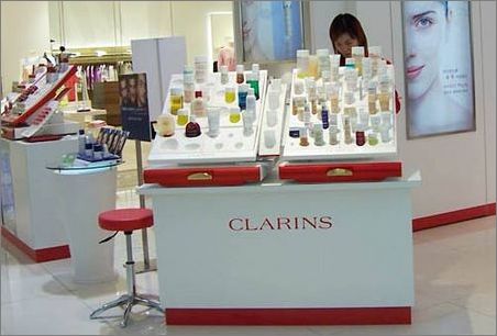 必看!逛化妆品专柜的大学问 热卖产品 日化评测 名品导购网